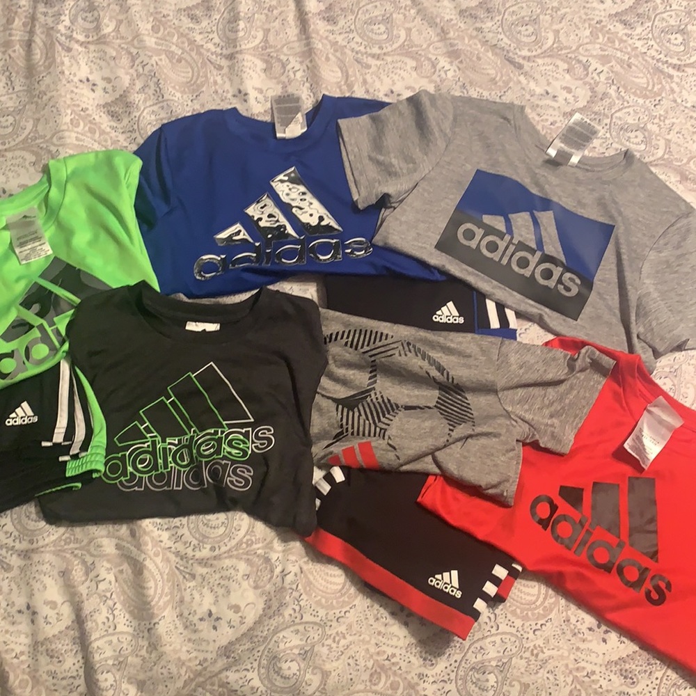 Adidas size 4T boys outfits. 6 shirts with 3 pairs of shorts. Like new.